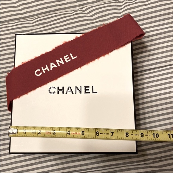 CHANEL BOX + Black purse insert drawstring bag + CAHNEL stickers + Red box sash - Picture 10 of 11
